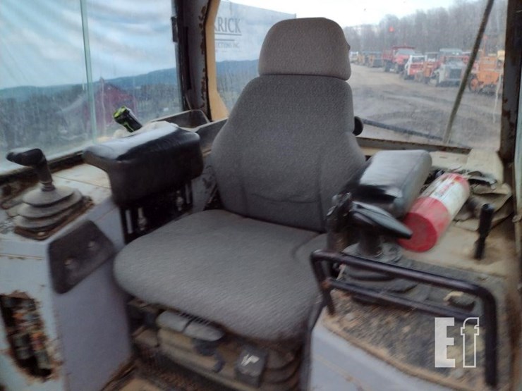 2005-deere-700h-lgp-image-14