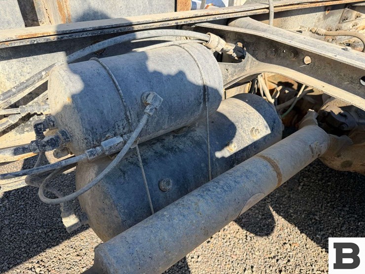 1998-international-f-4900-cab-&-chassis-truck-image-19