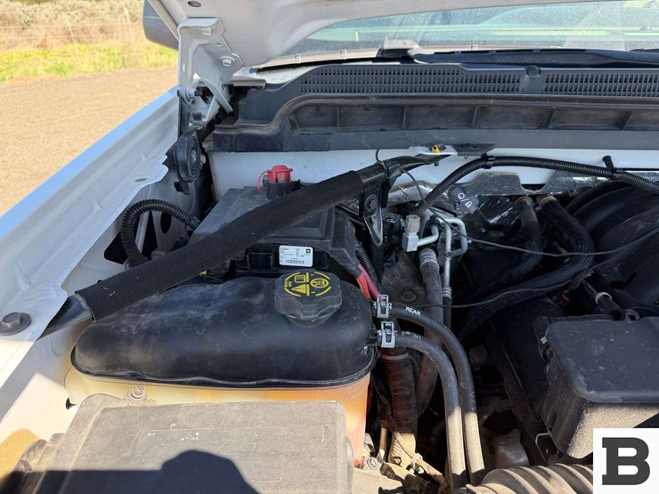 2018-chevrolet-silverado-1500-image-32