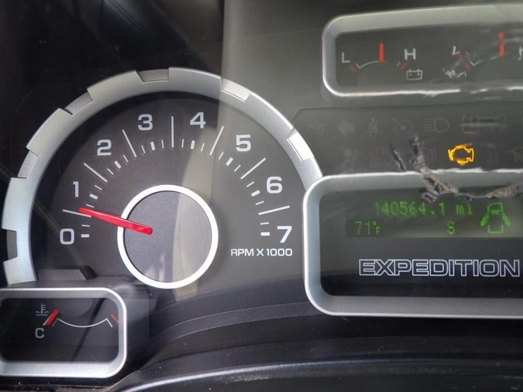 2013-ford-expedition-image-14