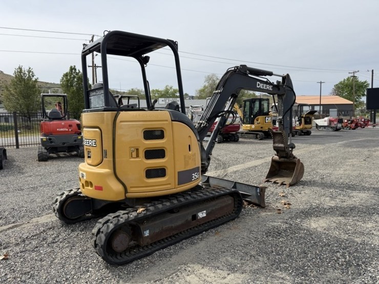 2018-deere-35g-image-4