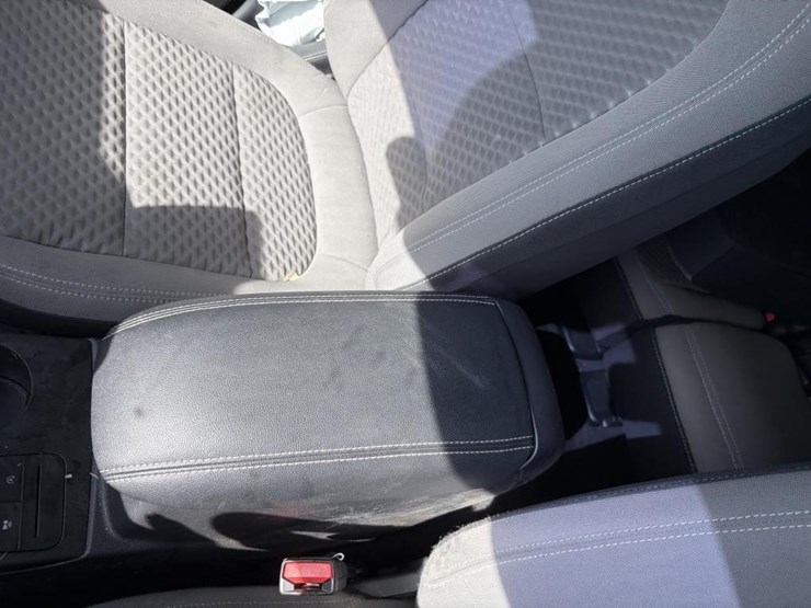 2020-ford-escape-se-image-24
