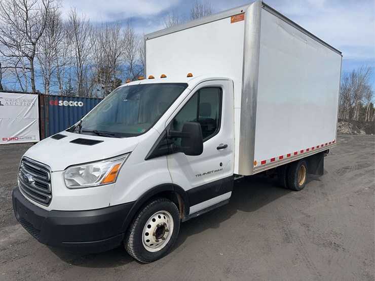 2019-ford-transit-image-1