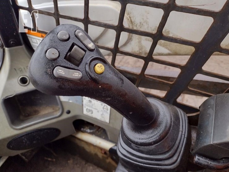 2017-bobcat-t590-image-9