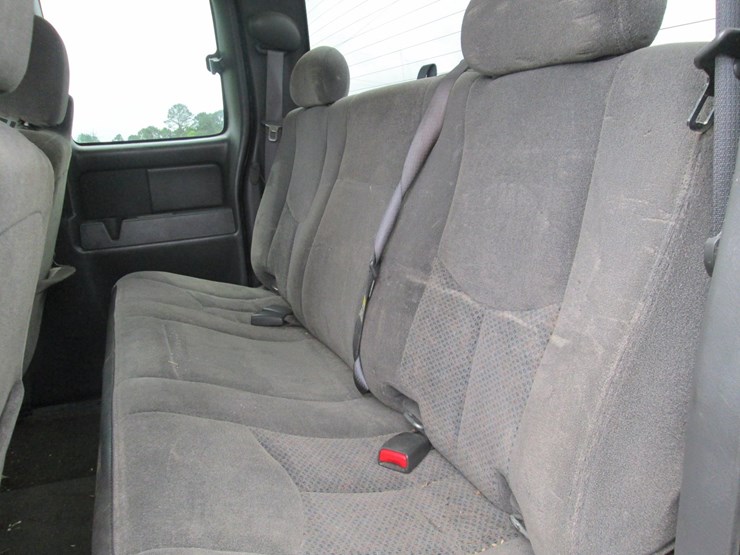 2006-chevrolet-2500-image-27