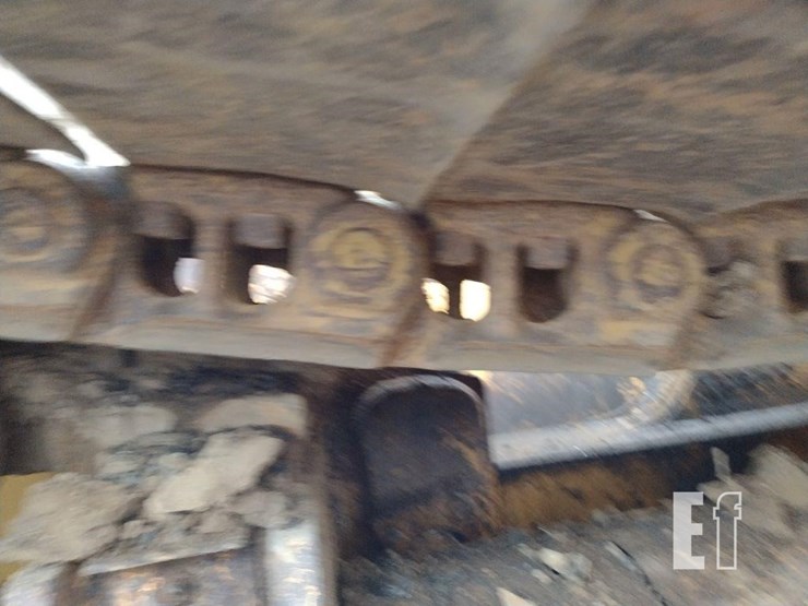 2005-deere-700h-lgp-image-37