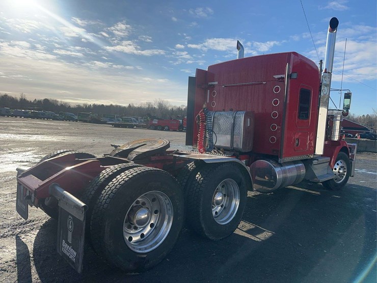 2022-kenworth-t800-image-5