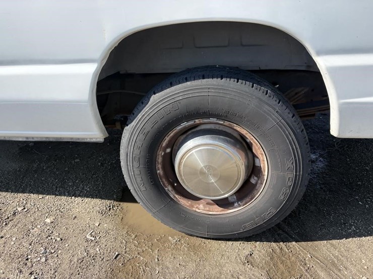 2002-ford-e350-image-5