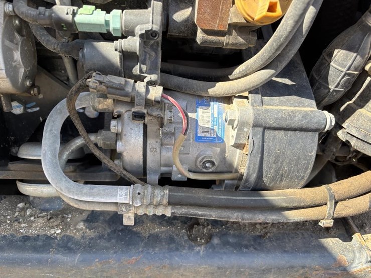 2018-bobcat-s595-image-39