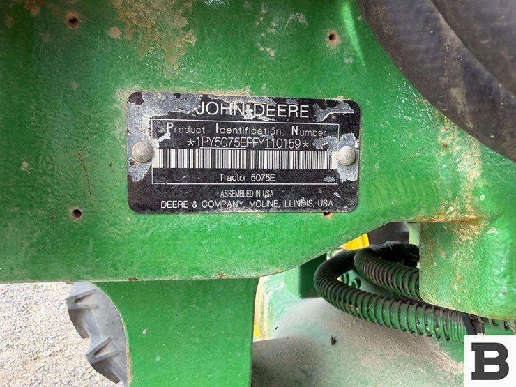 2015-john-deere-5075e-image-77