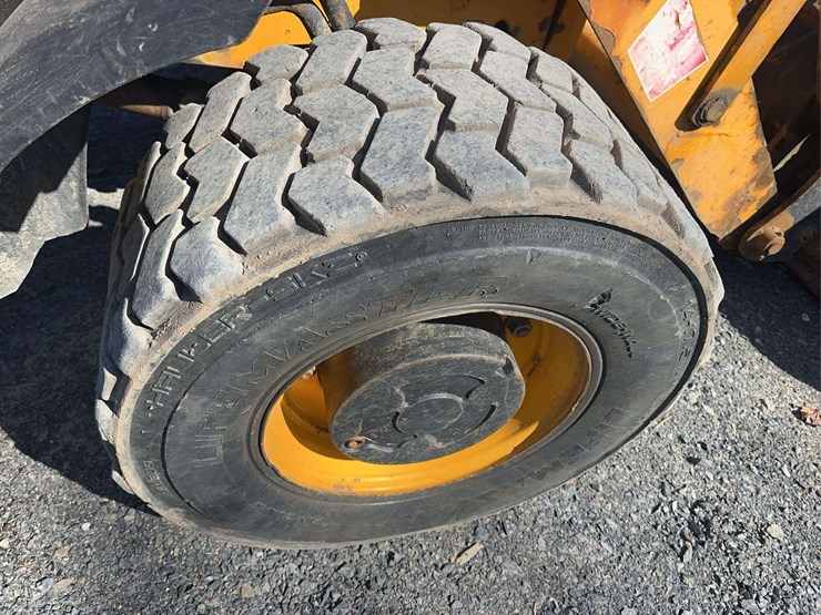 2012-jcb-3cx-image-12