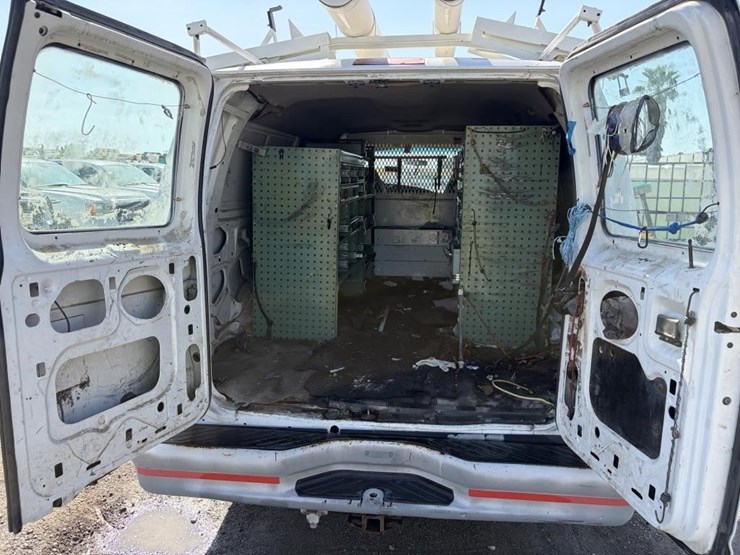 2002-ford-e350-image-11