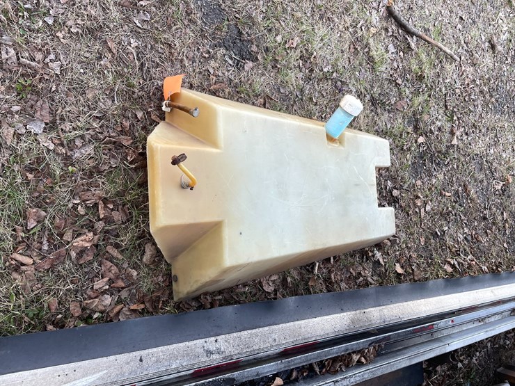 #10427-•-plastic-fuel-tank-image-2