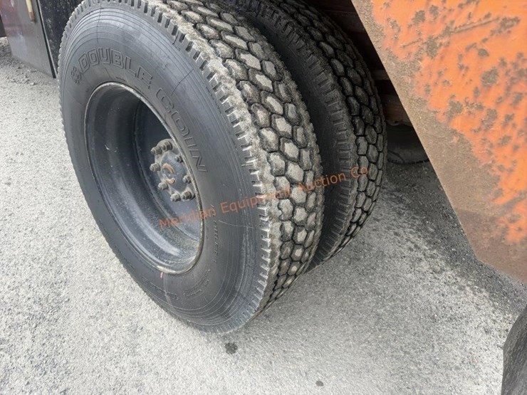 1988-ford-ln8000-image-15