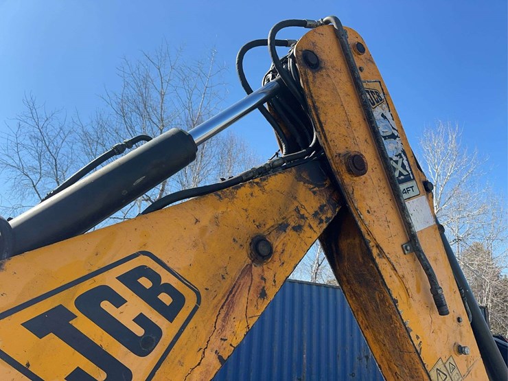 2012-jcb-3cx-image-18