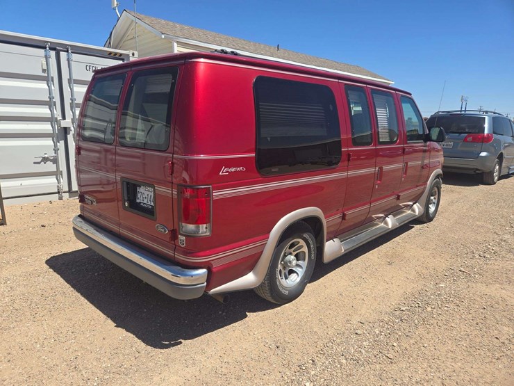 1998-ford-e150-econoline-cargo-van-3d-image-3