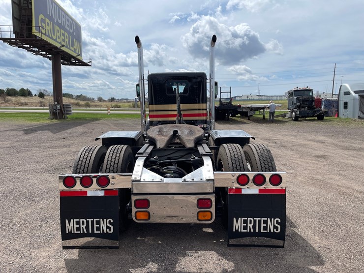 1970-peterbilt-358-image-6