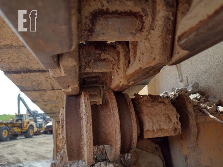 2005-deere-700h-xlt-image-16