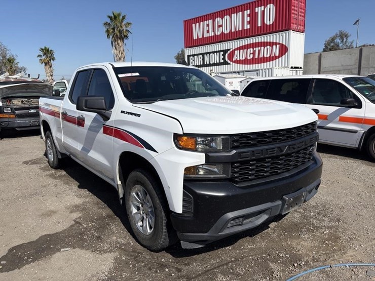 2021-chevrolet-silverado-1500-image-2