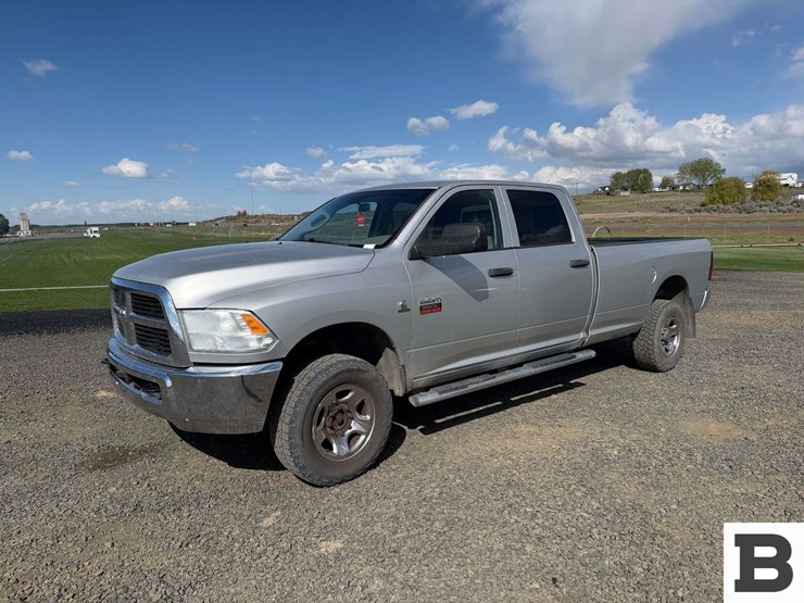 2012-dodge-3500-image-1