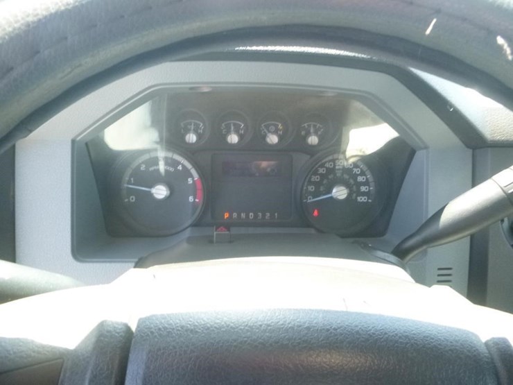 2011-ford-f550-image-18