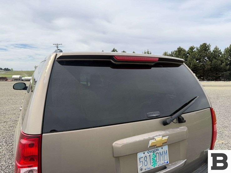 2007-chevrolet-suburban-1500-image-14