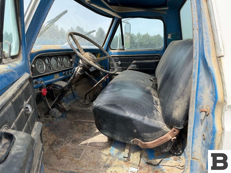 1976-ford-f750-image-30