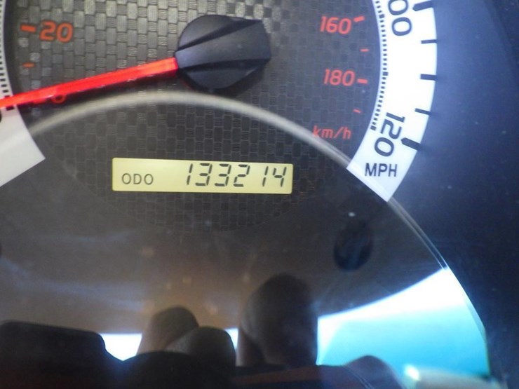 2015-toyota-tacoma-image-14