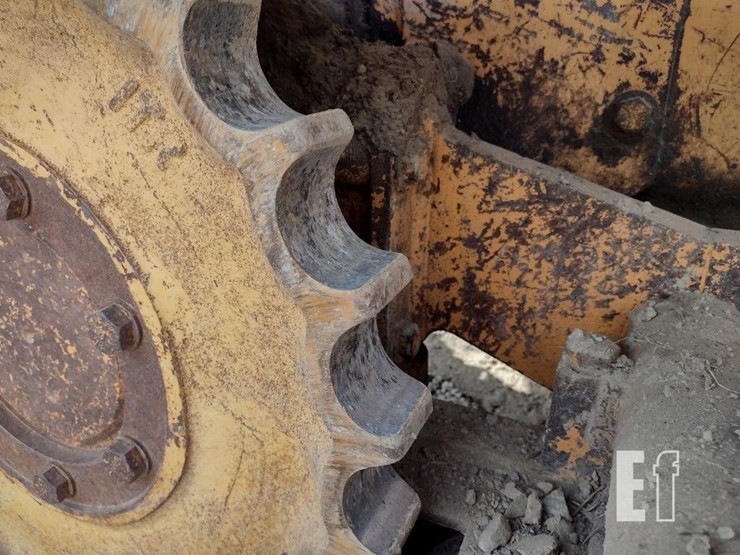 1995-case-550e-image-23