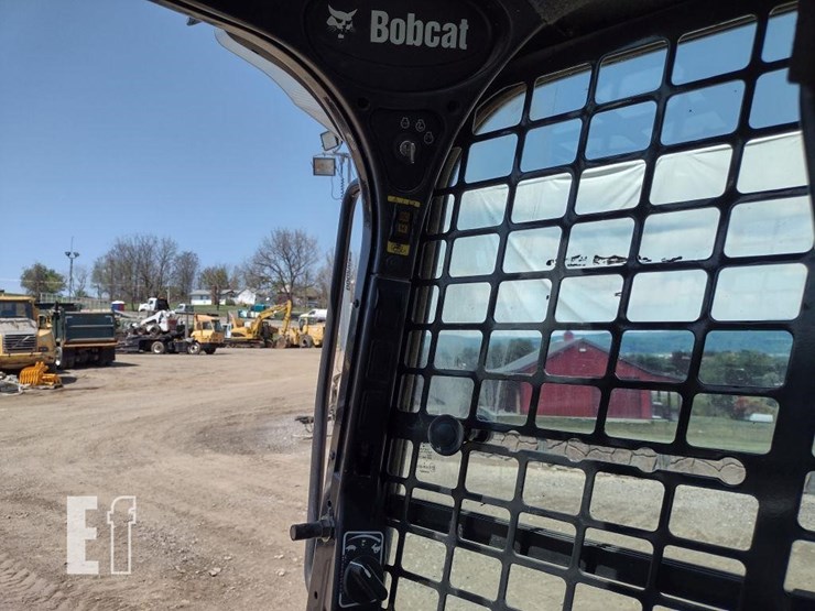 2021-bobcat-t595-image-9