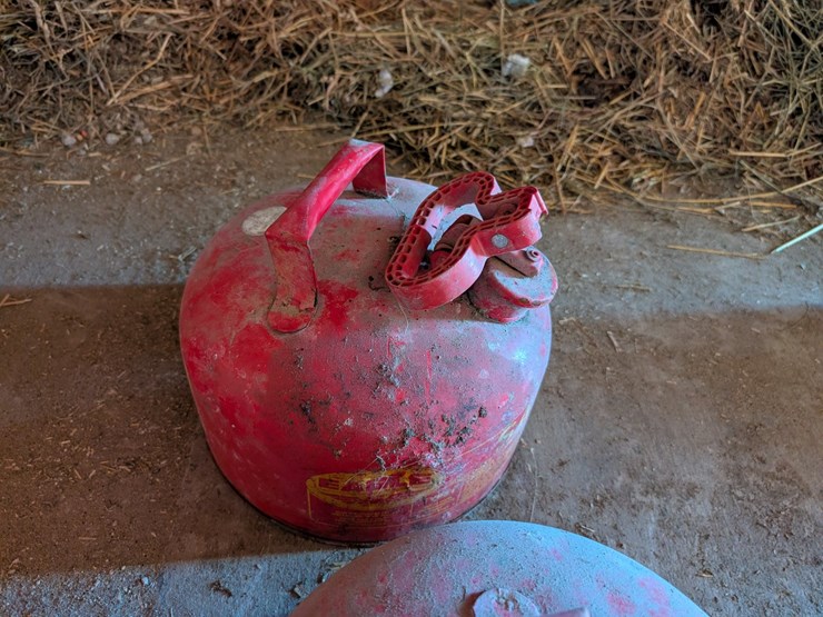 #5503-•-eagle-metal-gas-cans-image-4