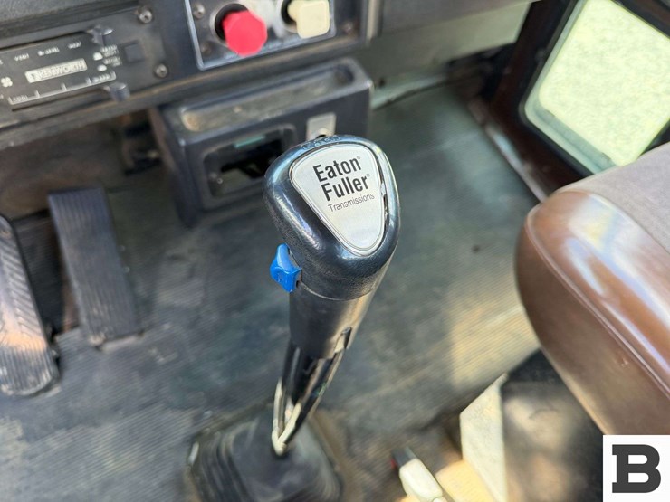 1998-kenworth-t800-image-60