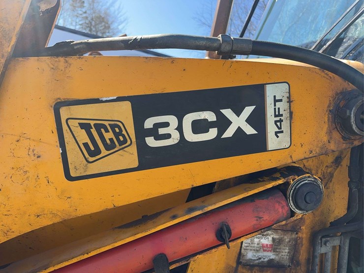 2012-jcb-3cx-image-16