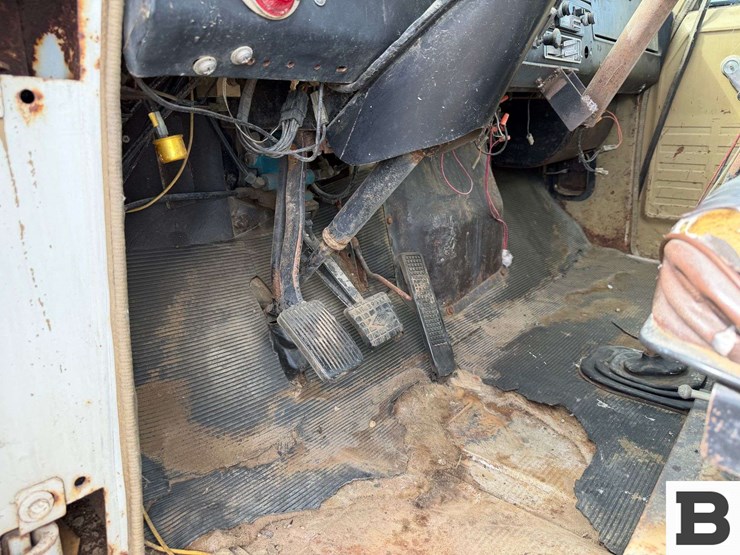 1977-international-fertilizer-truck-image-60