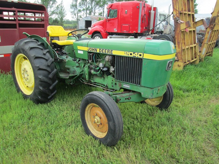 1976-john-deere-2040-image-2