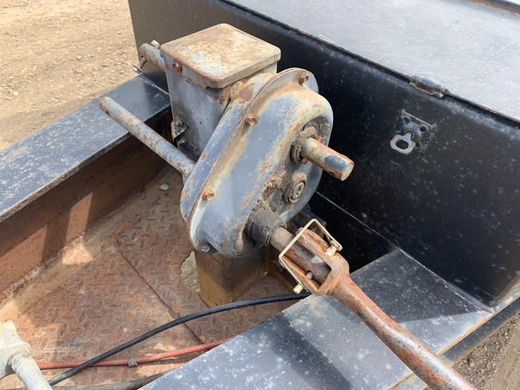 1993-towmaster-t50-image-13