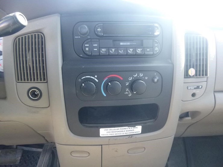 2005-dodge-ram-2500-image-13