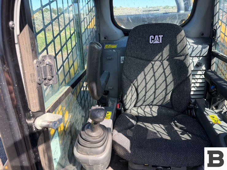 2017-caterpillar-299d2-image-47