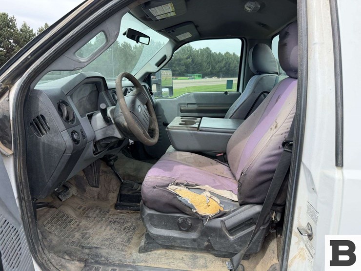 2011-ford-f350-image-26