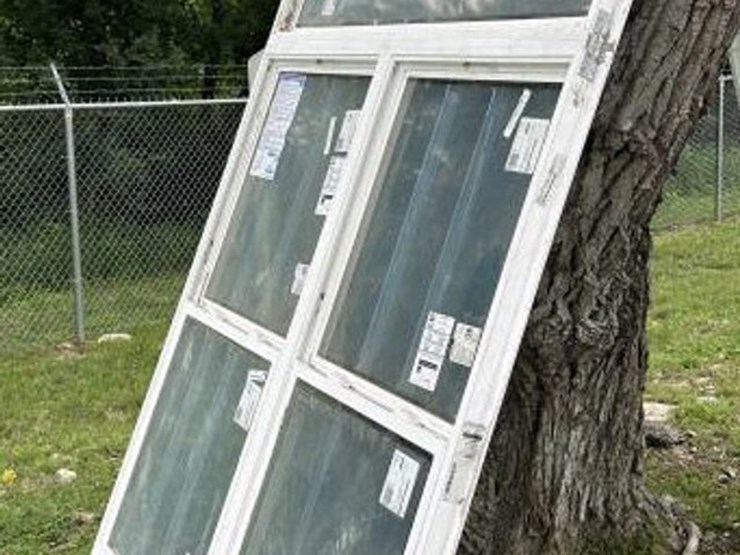 #22-•-large-window-with-arch-62-x-99-image-2