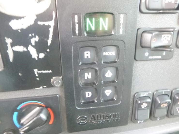 2014-auto-crane-6006h-image-19