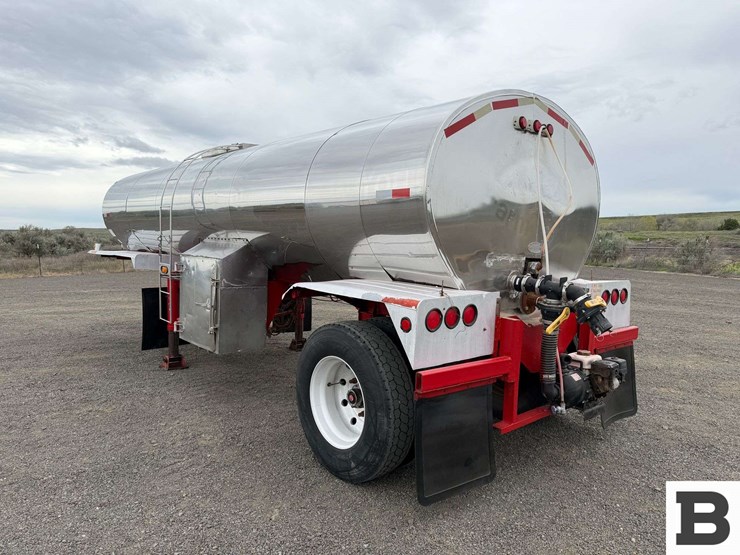 1972-brenner-tank-trailer-image-3