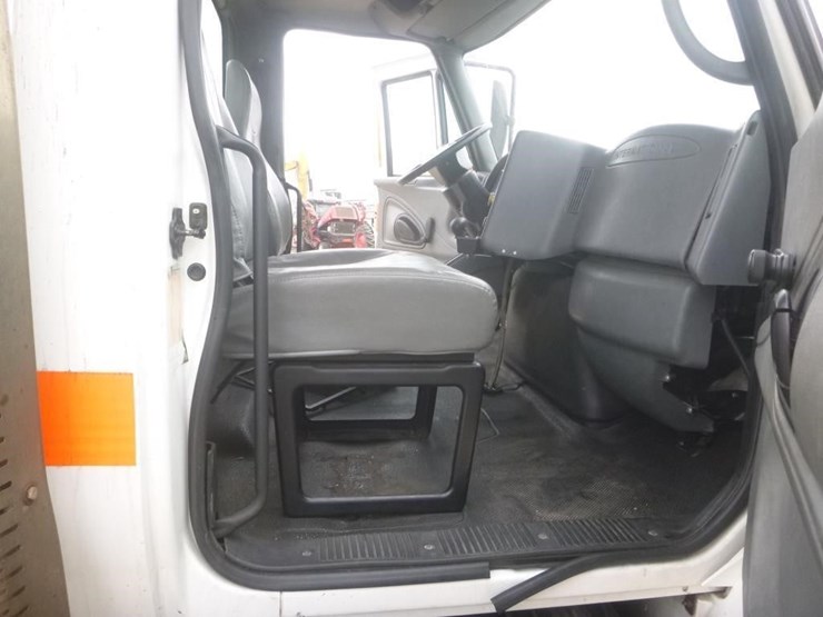 2006-international-durastar-4300-image-14