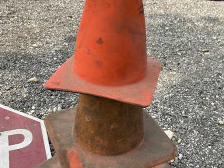 #86-•-4-traffic-cones-image-2