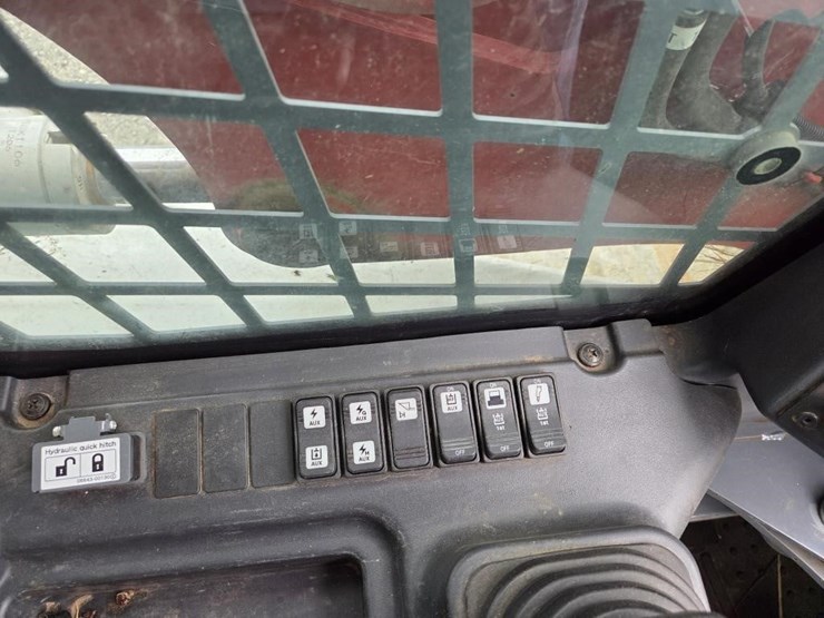 2022-takeuchi-tl12-image-21