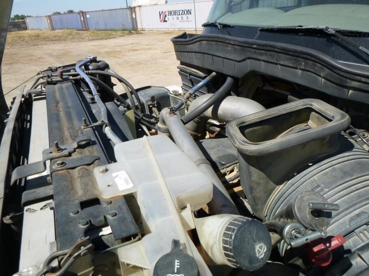 2009-international-7600-image-37