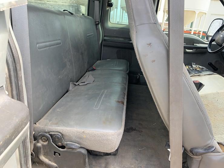 2004-ford-f350-image-24