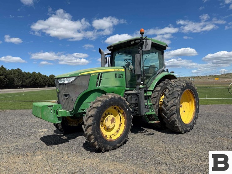 2013-john-deere-7200r-image-1