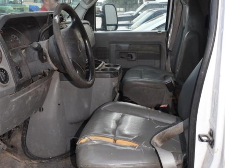 2013-ford-e350-image-5