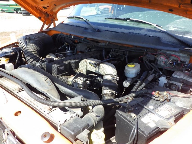2001-dodge-3500-image-10